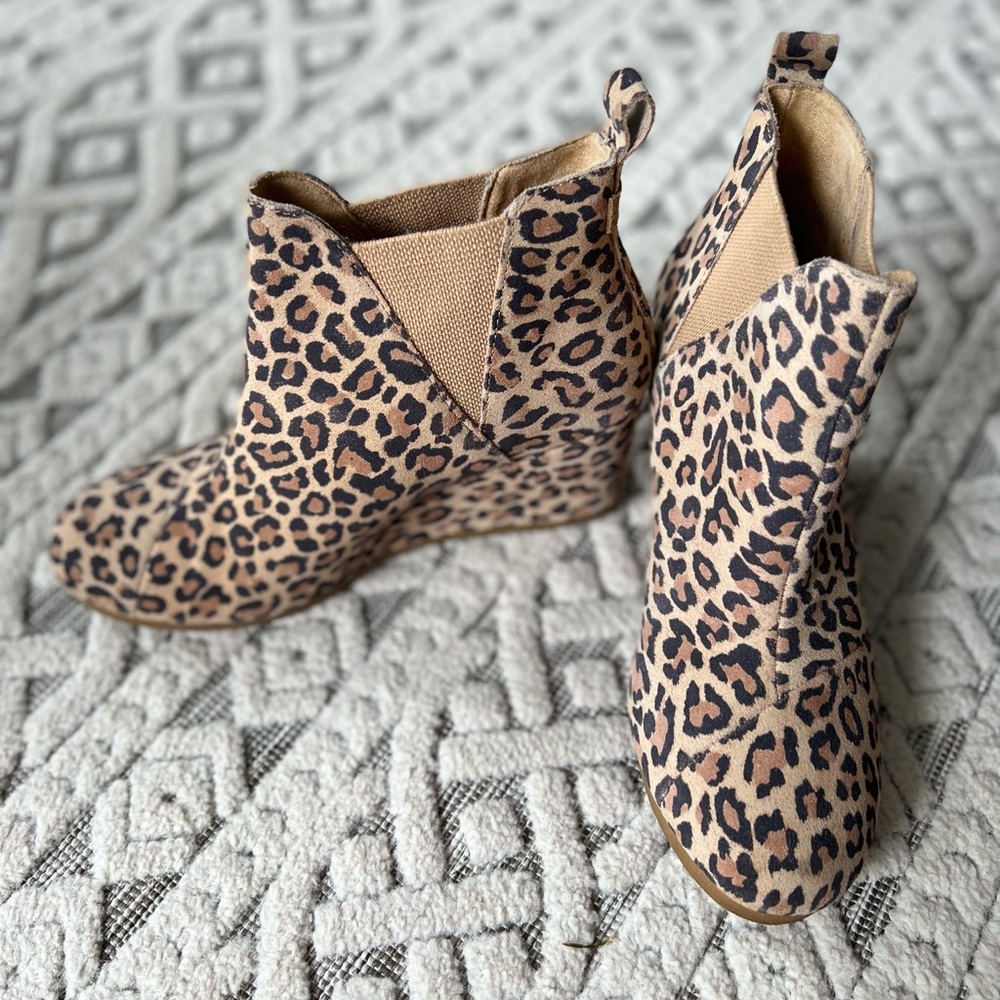 Leopard TOMS Wedges
